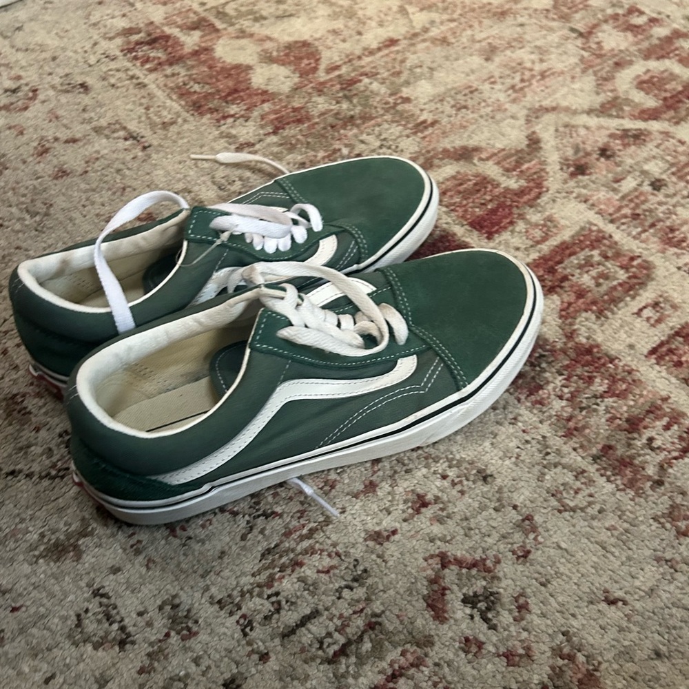 Vans Green and White Classic Sneakers with Vulcanized Sole